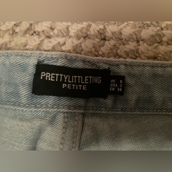 Light Wash Denim Petite Crossover Button Jeans - Picture 4 of 4